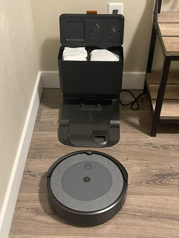 iRobot® Roomba Combo™ i5 Robot Vacuum & Mop - Walmart.com