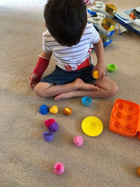 Tomy SHAKE AND SORT CUPCAKES Shape Sort Pretend Food Rattle Mix Match Fun BN