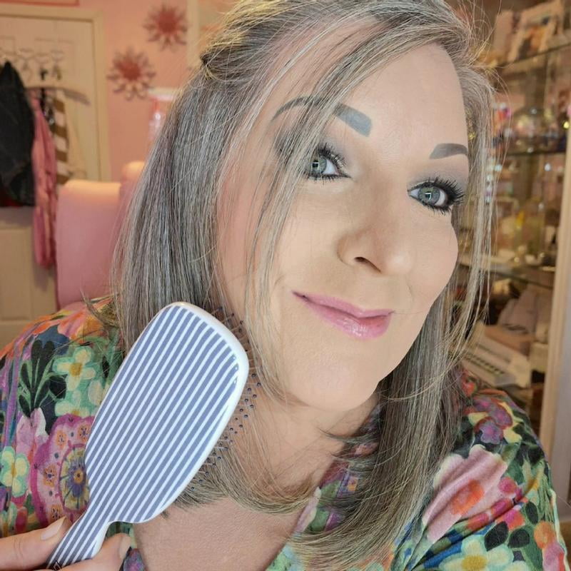Goody Lee Oval Detangling Hairbrush with Ergonomic Design for All