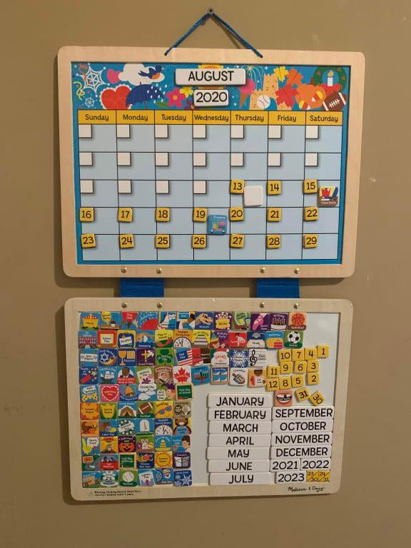 13788 NEW! Melissa and Doug Monthly Magnetic Calendar 