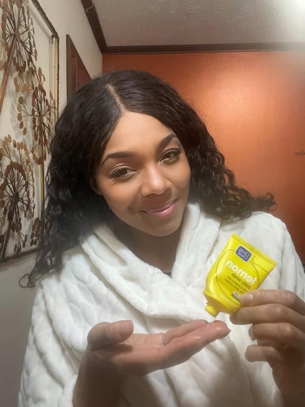 Clean & Clear Lemon Zesty Exfoliating Facial Wash, Oil-Free Face