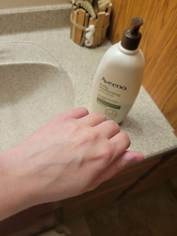 Aveeno Daily Moisturizing Lotion, 12 oz. Pump Bottle, Unscented, 1