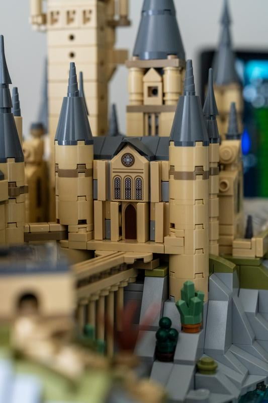 Free Shipping! LEGO Hogwarts Castle and Grounds 76419 building set