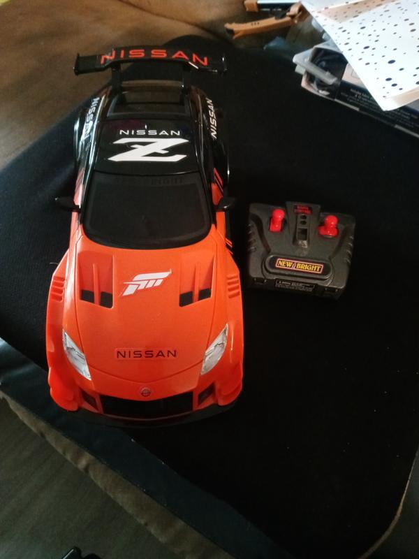 New Bright (1:16) Forza Nissan Z Battery Remote Control Sports Car