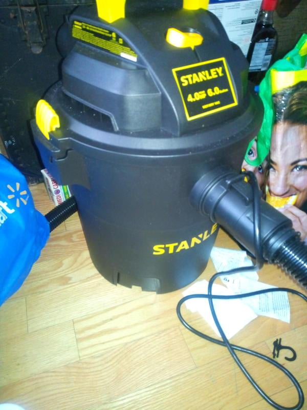 Aspirateur Sec/Humide Stanley - Neuf - Avec Accessoires - Filaire