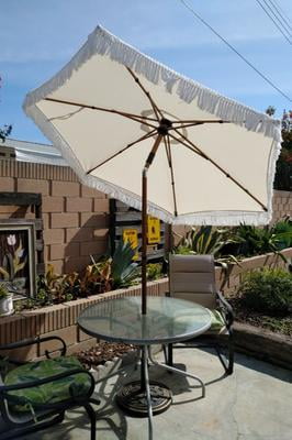 Better Homes Gardens Ventura White 7 5 Fringe Push Up Tilt Patio Umbrella With Faux Wood Pole Walmart Com Walmart Com