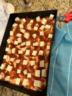 Chef Pomodoro Detroit Style Pizza Bakvorm – 35,5 x 25 cm – Aluminium Pan tot 250°C – Voor Pizza, Lasagne, Focaccia & Ovenschotels – Voorverwarmd & Antiaanbak Chef Pomodoro Detroit Style Pizza Bakvorm – 35,5 x 25 cm – Aluminium Pan tot 250°C – Voor Pizza, Lasagne, Focaccia & Ovenschotels – Voorverwarmd & Antiaanbak