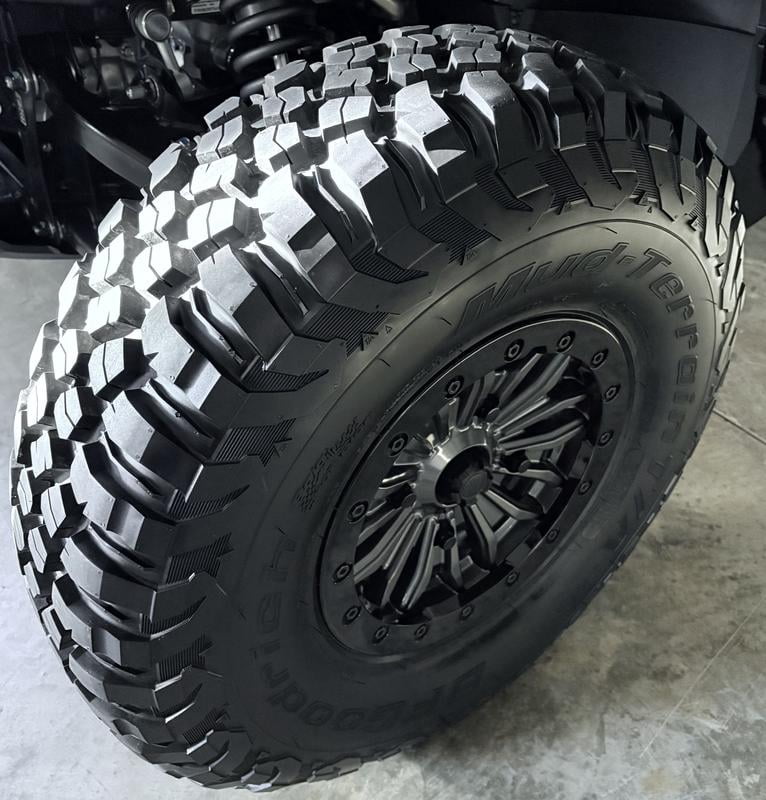 BFGoodrich Mud-Terrain T/A KM3 Off-Road Tire 28x10.00R14NHS/8PR Q