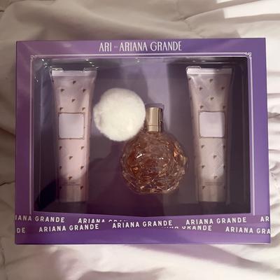 Ari by Ariana Grande, 3 Piece Fragrance Gift Set - Walmart.com