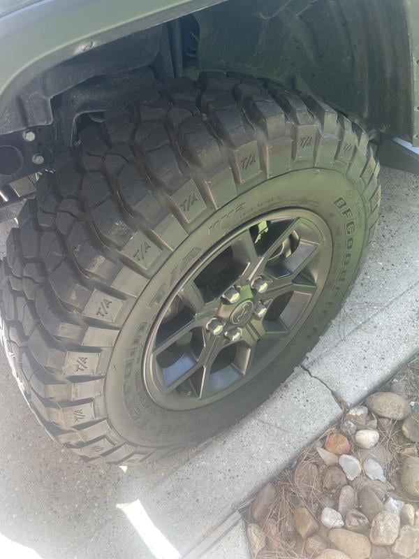 Free Shipping! BFGoodrich Mud-Terrain T/A KM2 All-Season LT255