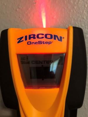 Zircon 61961 I65 Center-Finding Stud Finder