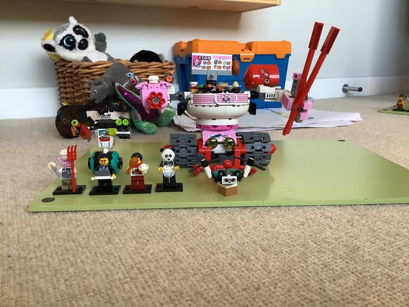 LEGO Monkie Kid Pigsy's Noodle Tank Interlocking Block Set