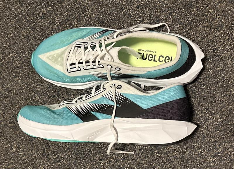 Customer reviews for New Balance FuelCell Pvlse v1 Cyber  display picture 3