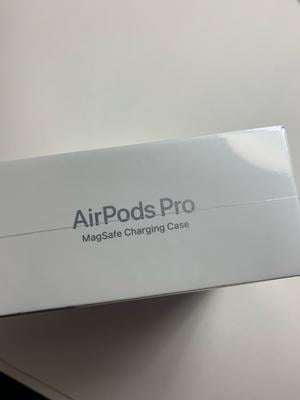 Apple AirPods Pro 1世代 Amazon.com: Apple AirPods Pro (1st Generation) with MagSafe