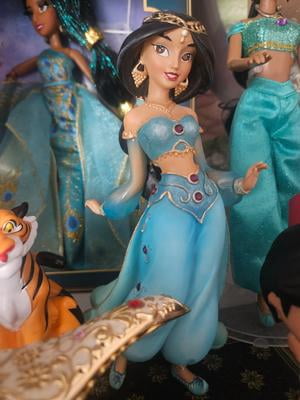 Enesco Disney Showcase Couture de Force Jasmine Princess Stone