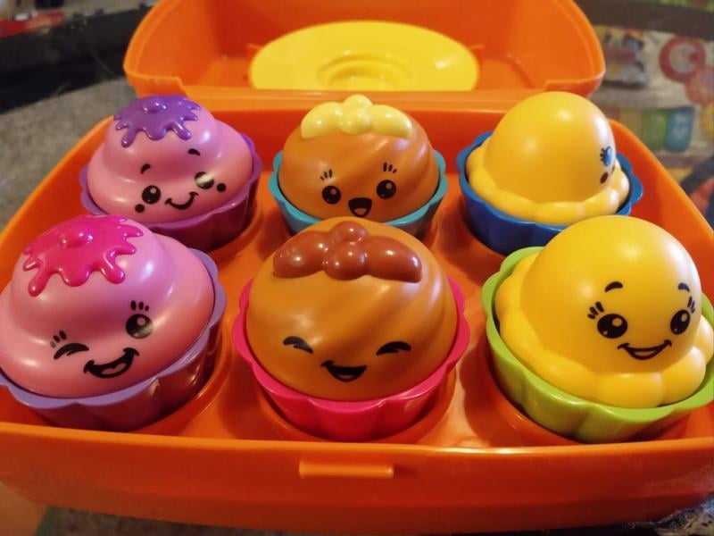Tomy SHAKE AND SORT CUPCAKES Shape Sort Pretend Food Rattle Mix Match Fun BN