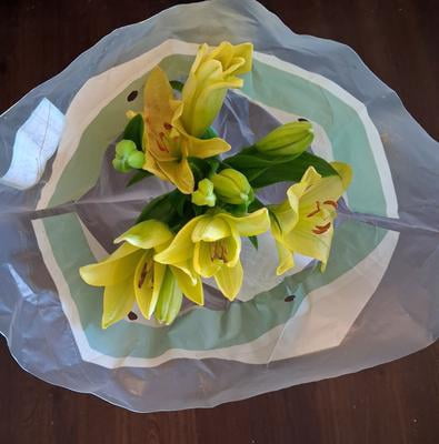 LA Lilies Flower Bunch Small, Colors May Vary - Walmart.com