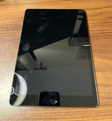 Apple iPad 9th Gen A2603 - 10.2-in Touchscreen, 64GB, Space Gray