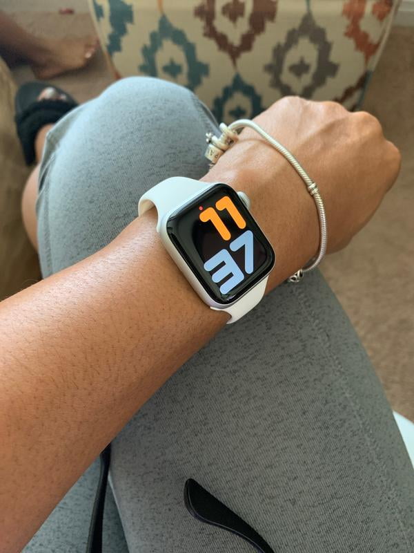 Apple Watch Series 5 GPS + Cellular, 40mm Gold Aluminum Case Apple Watch Series 5 GPS + Cellular, 40mm Gold Aluminum Case