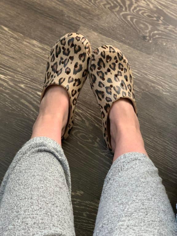 crocs freesail leopard