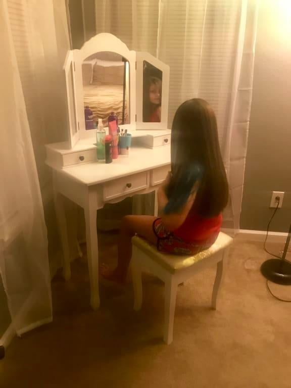 Roundhill Furniture Sanlo Wooden Vanity Make Up Table And Stool Set White Walmart Com Walmart Com