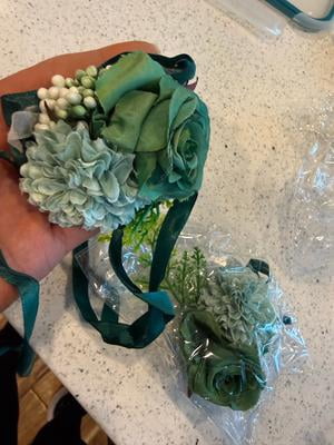 2 Pack Flower Wrist Corsage Boutonniere Set,3" Artificial Rose and  Carnation Handmade Silk Flower for Wedding Flowers Accessories Prom Suit  Decor - Walmart.com