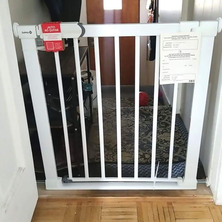 safety first flat step stair gate