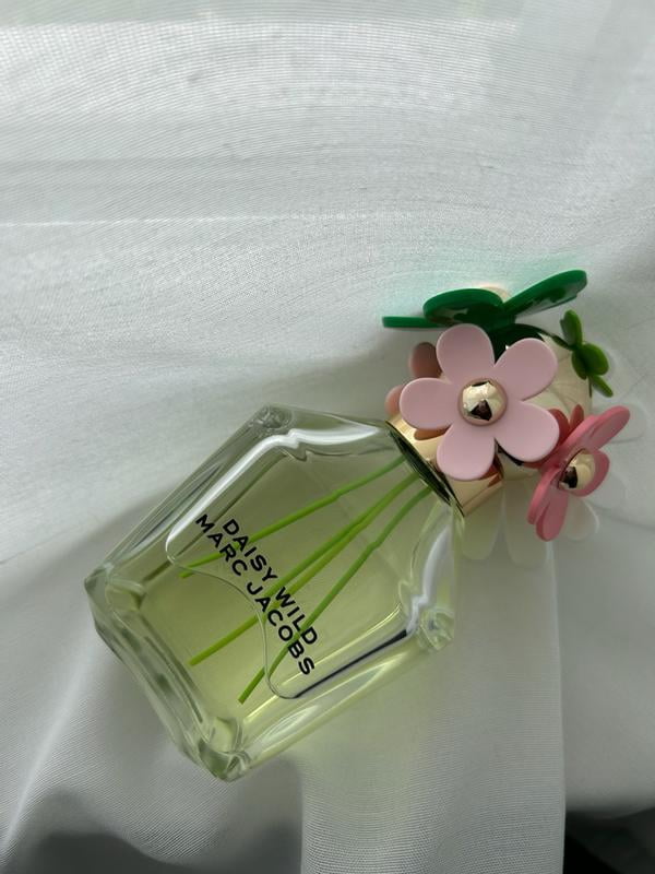 Marc Jacobs Daisy Wild 3.3 oz EDP Spray for Women with Banana