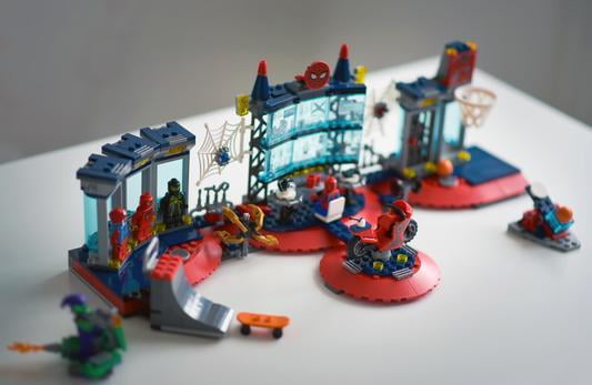LEGO Marvel Spider-Man Attack on Spider Lair 76175 with Iron