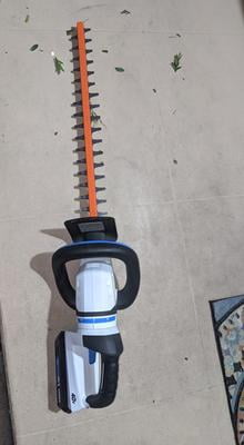 hart 40v hedge trimmer