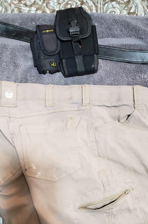 Wrangler pants with mountain logo Clearance