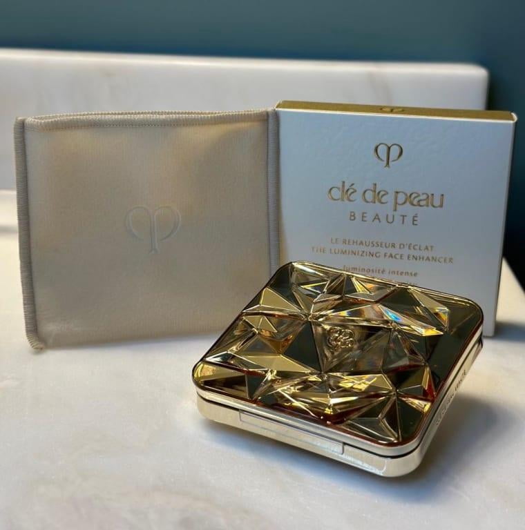 Cle De Peau The Luminizing Face Enhancer (Case + Refill) - # 17