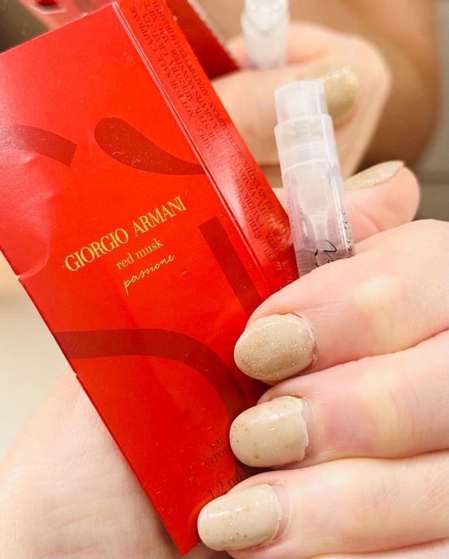 Giorgio Armani Sì Passione Red Musk Eau de Parfum 1.6 Fl. Oz / 50