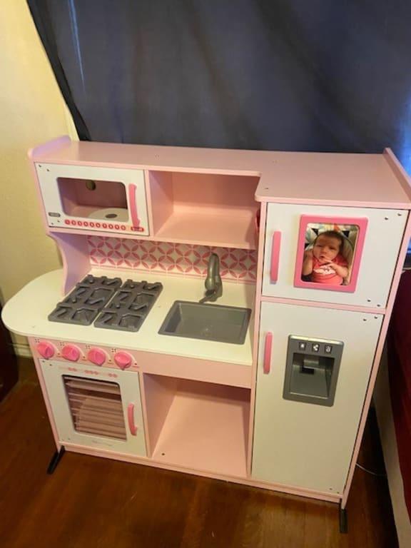melissa and doug pink kitchen