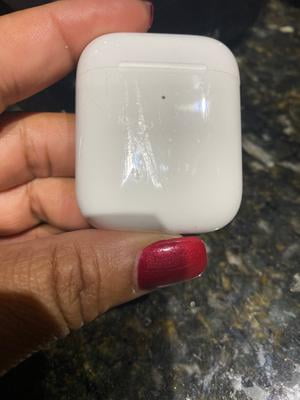 Apple AirPods with Charging Case (2nd Generation) Apple AirPods with Charging Case (2nd Generation)