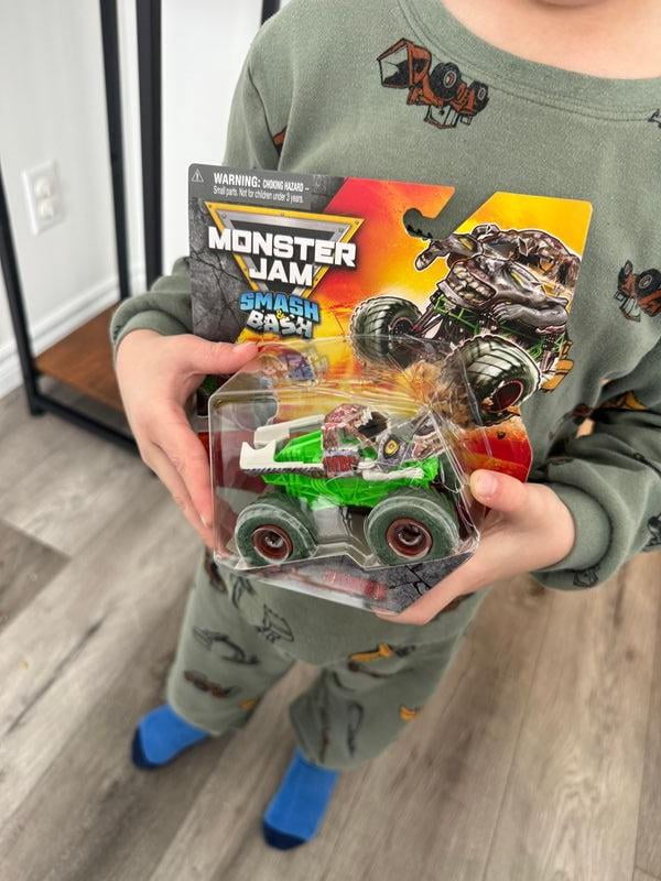 Monster Jam Smash & Bash Megalodon, 1:64 Scale with Authentic