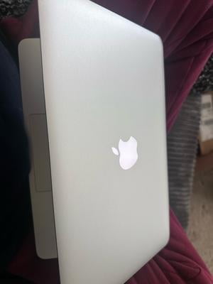 Restored Apple MacBook Air, 11.6