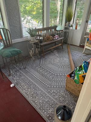 Free Shipping! Mainstays 7'x10' Woven Gray Medallion Outdoor Rug