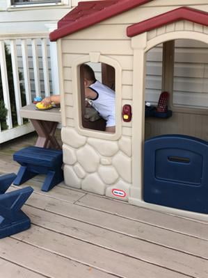 little tikes picnic on the patio playhouse walmart