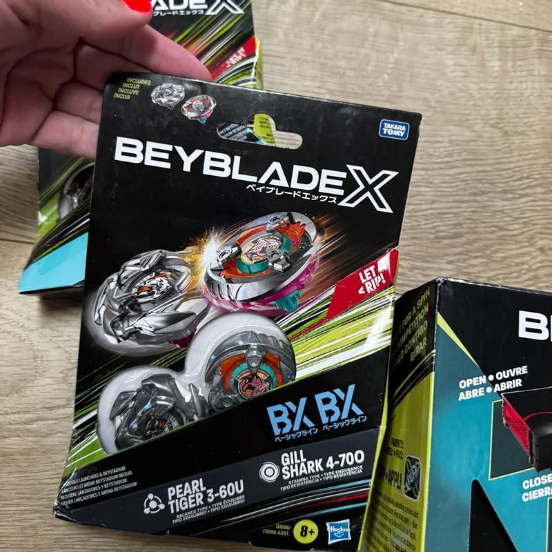 Beyblade X Gill Shark 4-70O and Pearl Tiger 3-60U Dual Pack
