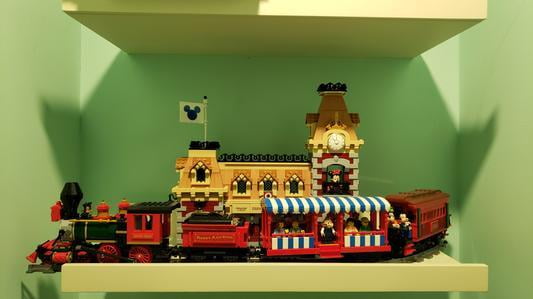 LEGO 71044 Le train et la gare Disney