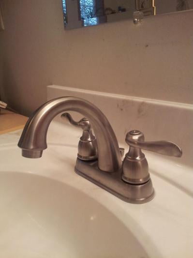 Delta Windemere Waschtischarmatur – 2-Griff, Poliertes Messing | Wassersparend & ADA-konform