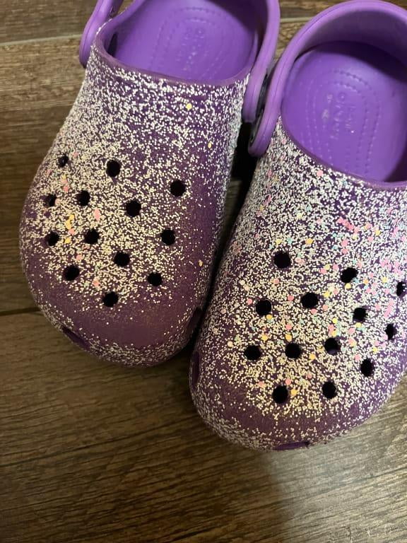 Crocs discount purple glitter