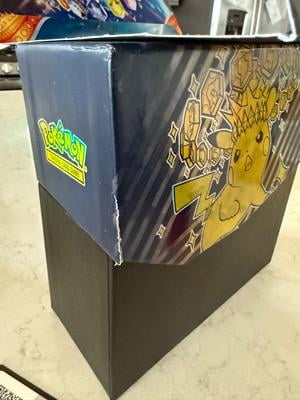 Pokemon TCG Scarlet Violet Surging Sparks Elite Trainer Box, 11 Booster  Packs, Foil Card - Walmart.com