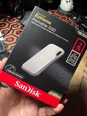 SanDisk, 2TB Extreme Portable SSD, 1050MB/s, USB-C, USB 3.2 Gen 2