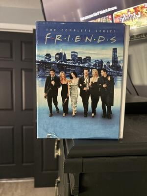 値下げ！海外ドラマFRIENDS DVDコンプリートセット Amazon.com: Friends: Collectors Box Set - The Complete Series