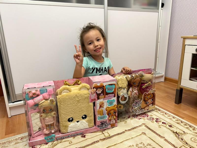 Na! Na! Na! Surprise Doll with Mini Clothes in 3-In-1 Backpack