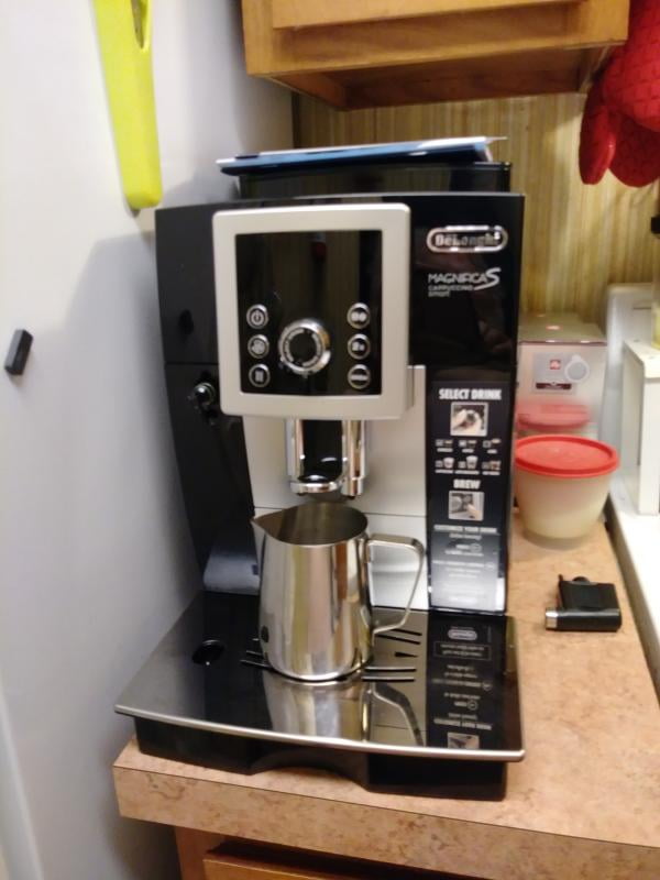 Máquina de Café Delonghi Shredder Espresso Machine Magnifica S Smart