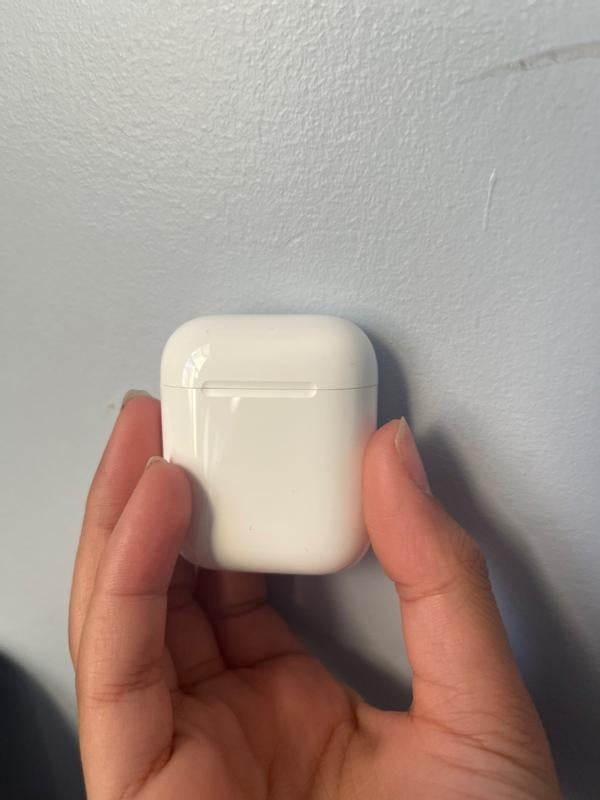 Apple AirPods 2nd Generation with Standard Lightning Apple AirPods 2nd Generation with Standard Lightning