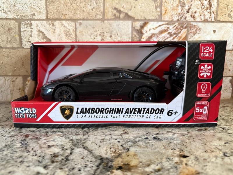 World Tech Toys Lamborghini Aventador LP 700-4 1:24 Scale Remote
